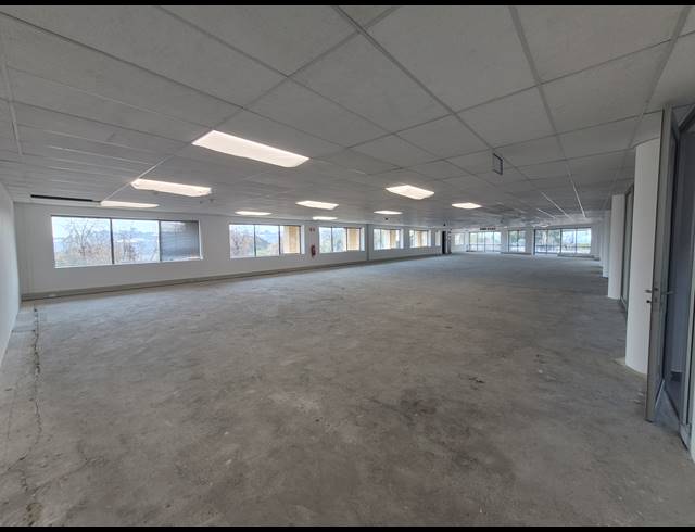 1,195M² OFFICE TO LET IN WOODMEAD